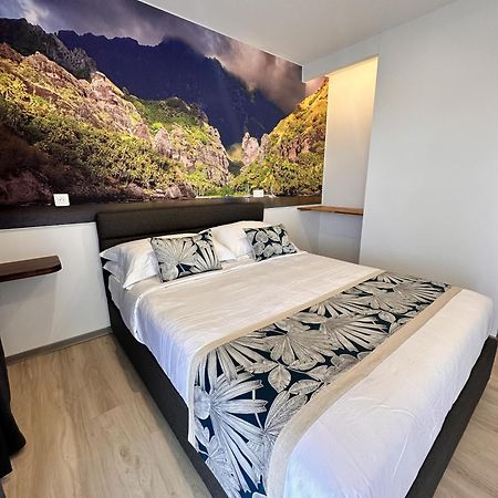 Ononui Lodge Airport, Ocean-View, Private Bathroom And Balcony, Free Wifi And Parking, On-Site Car Rental 帕皮提 外观 照片