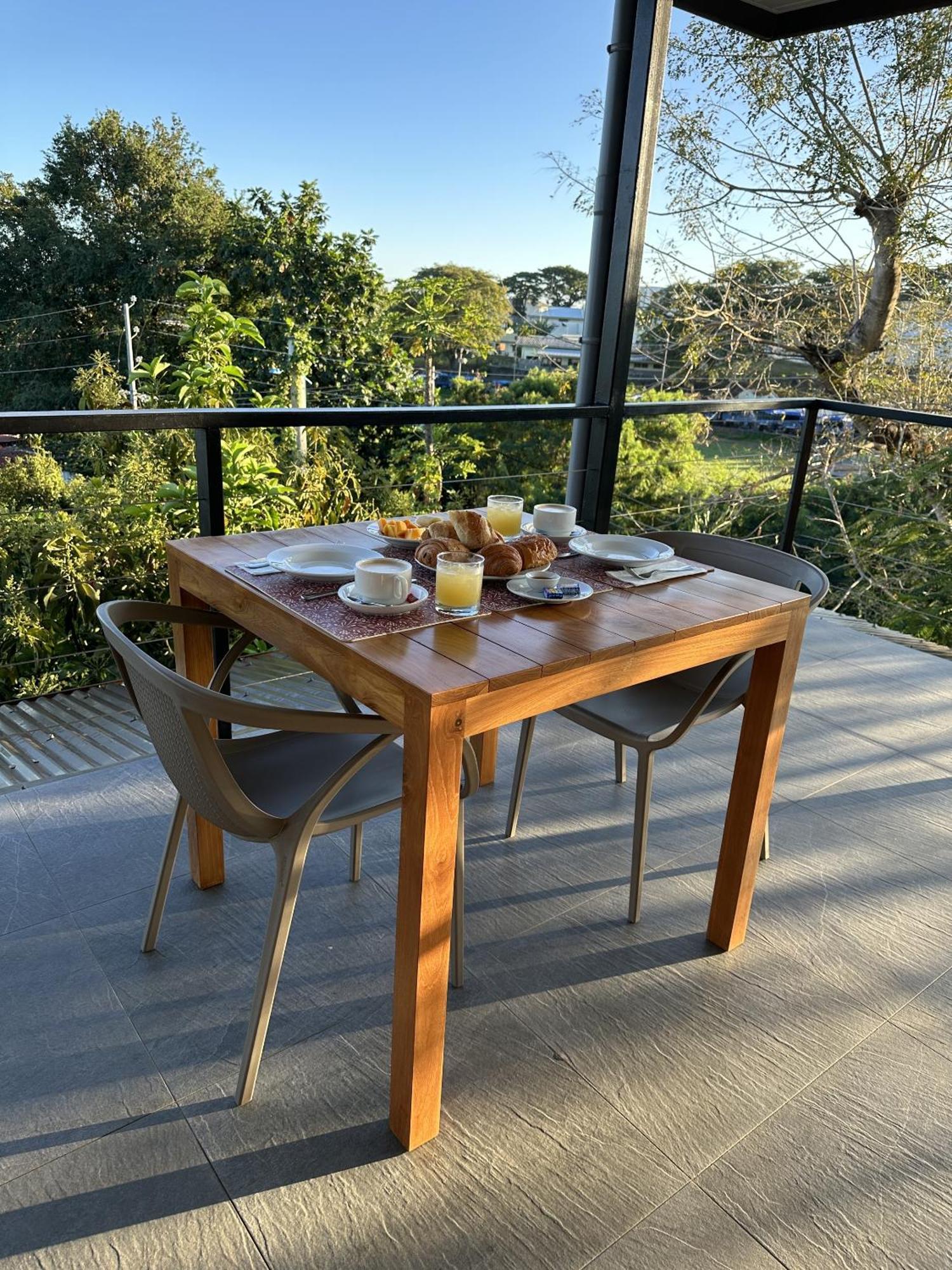 Ononui Lodge Airport, Ocean-View, Private Bathroom And Balcony, Free Wifi And Parking, On-Site Car Rental 帕皮提 外观 照片