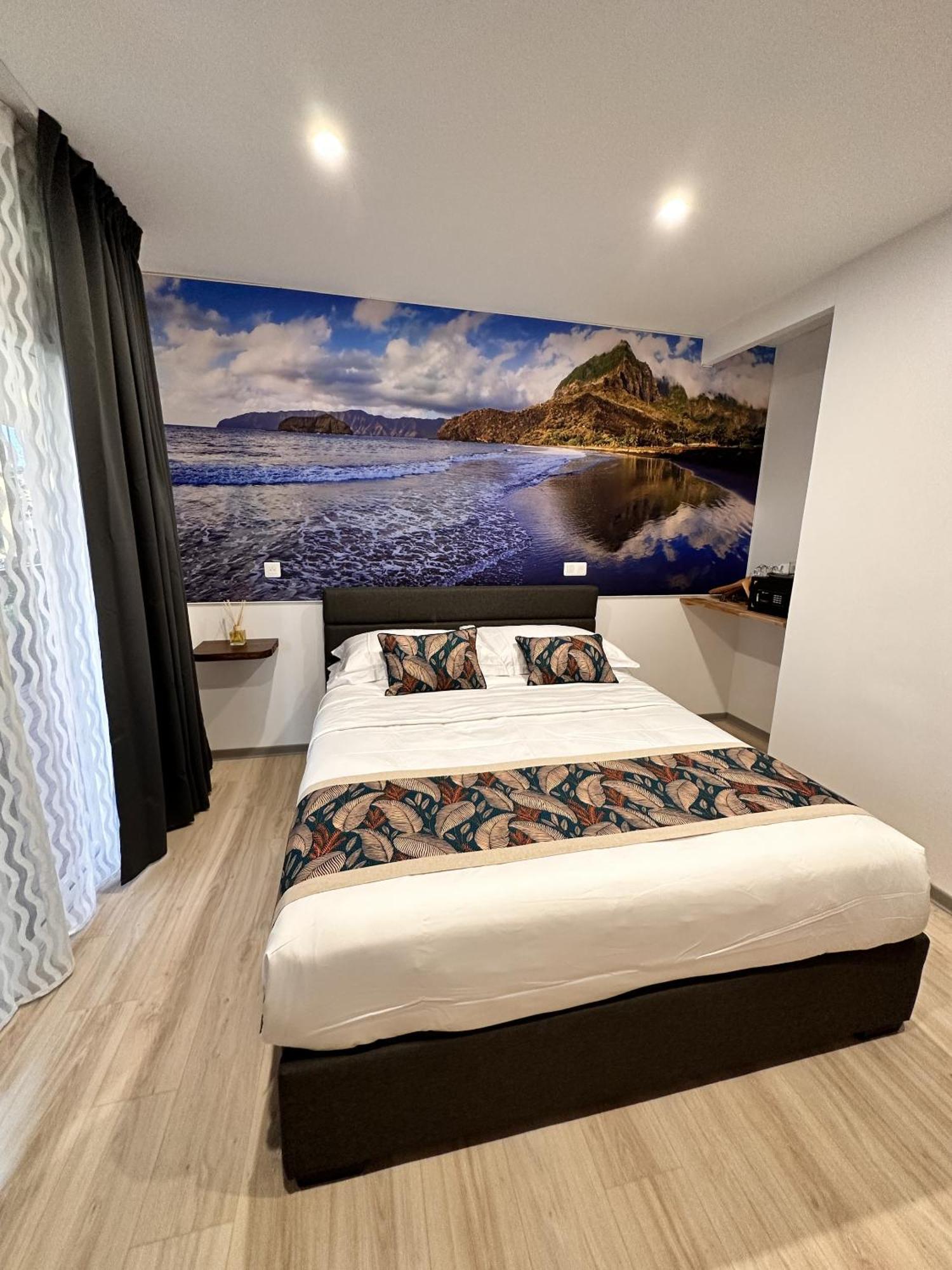 Ononui Lodge Airport, Ocean-View, Private Bathroom And Balcony, Free Wifi And Parking, On-Site Car Rental 帕皮提 外观 照片