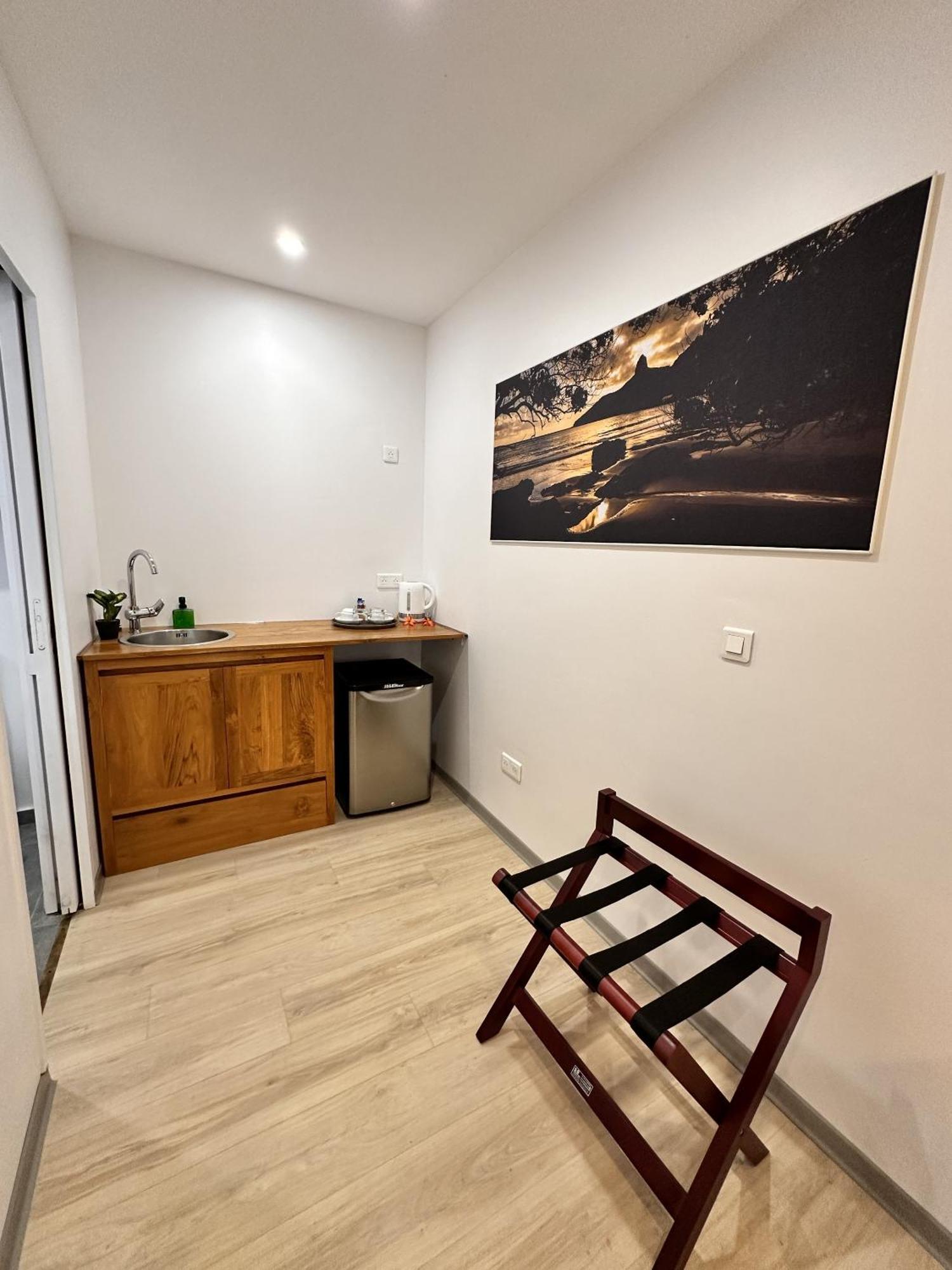 Ononui Lodge Airport, Ocean-View, Private Bathroom And Balcony, Free Wifi And Parking, On-Site Car Rental 帕皮提 外观 照片