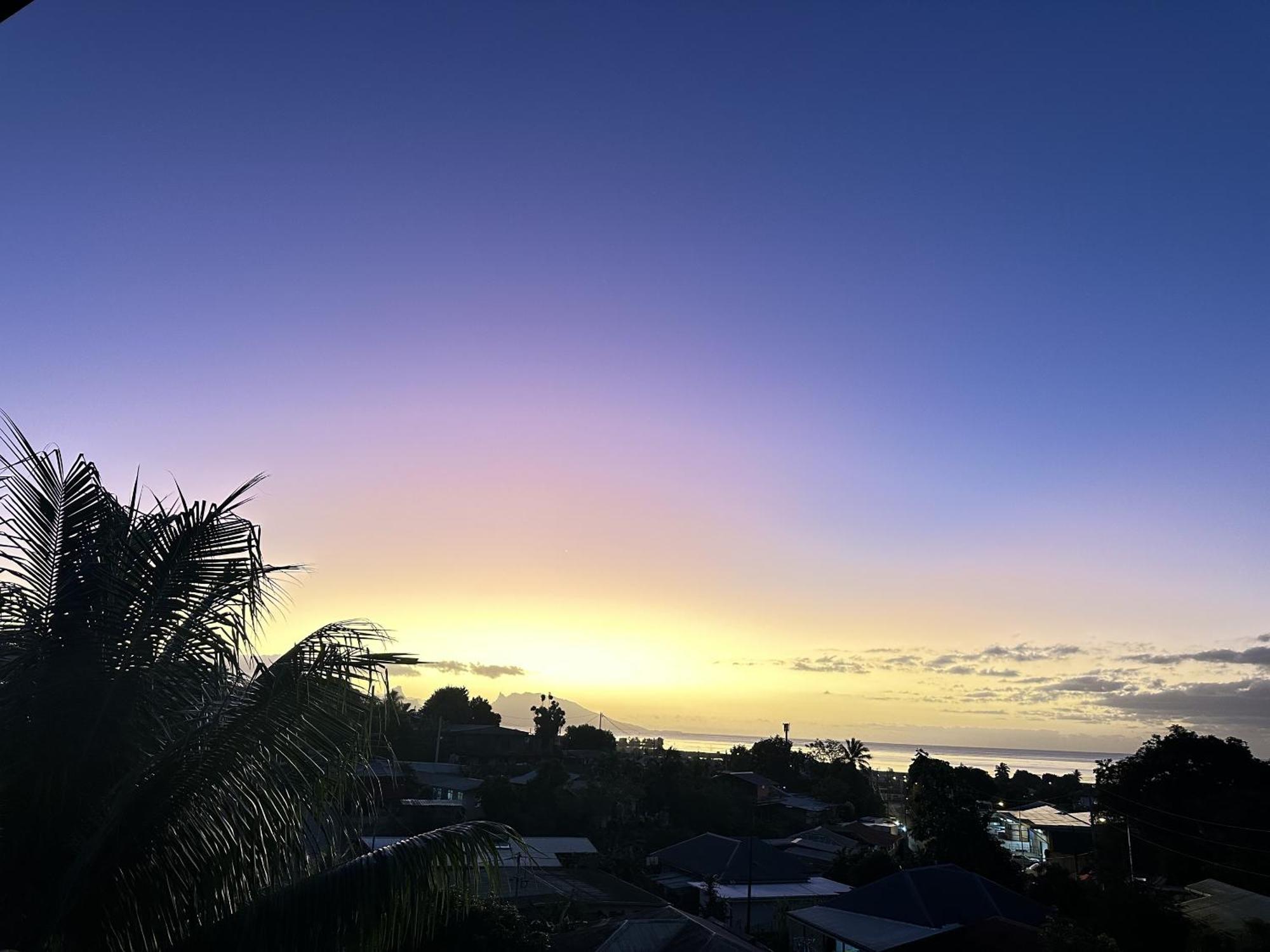 Ononui Lodge Airport, Ocean-View, Private Bathroom And Balcony, Free Wifi And Parking, On-Site Car Rental 帕皮提 外观 照片