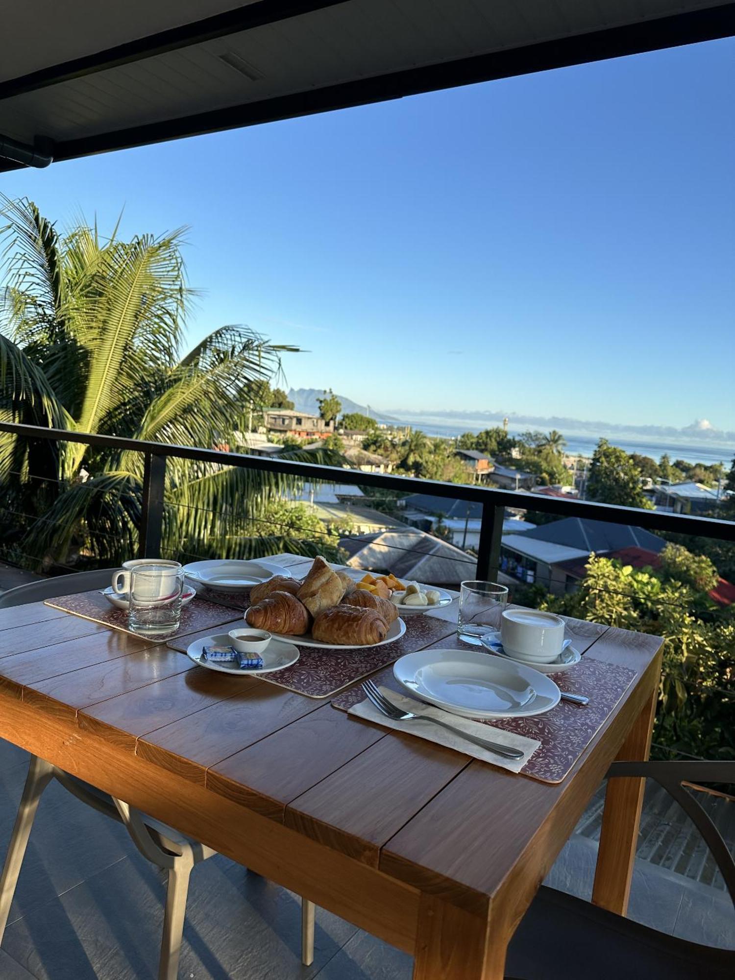 Ononui Lodge Airport, Ocean-View, Private Bathroom And Balcony, Free Wifi And Parking, On-Site Car Rental 帕皮提 外观 照片