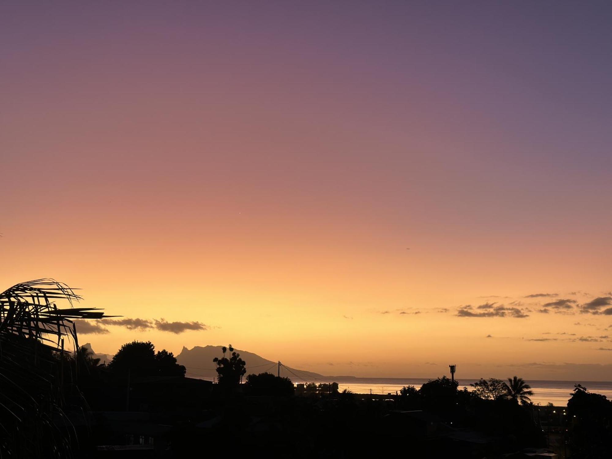 Ononui Lodge Airport, Ocean-View, Private Bathroom And Balcony, Free Wifi And Parking, On-Site Car Rental 帕皮提 外观 照片