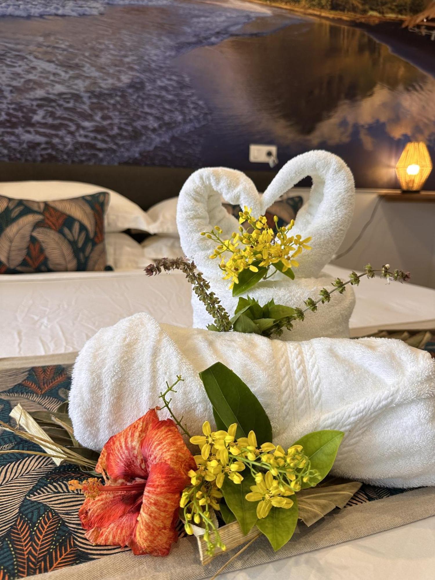 Ononui Lodge Airport, Ocean-View, Private Bathroom And Balcony, Free Wifi And Parking, On-Site Car Rental 帕皮提 外观 照片