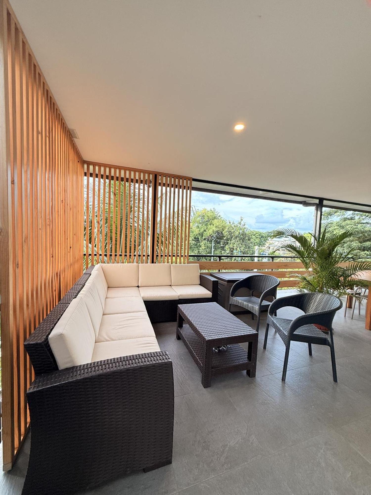 Ononui Lodge Airport, Ocean-View, Private Bathroom And Balcony, Free Wifi And Parking, On-Site Car Rental 帕皮提 外观 照片