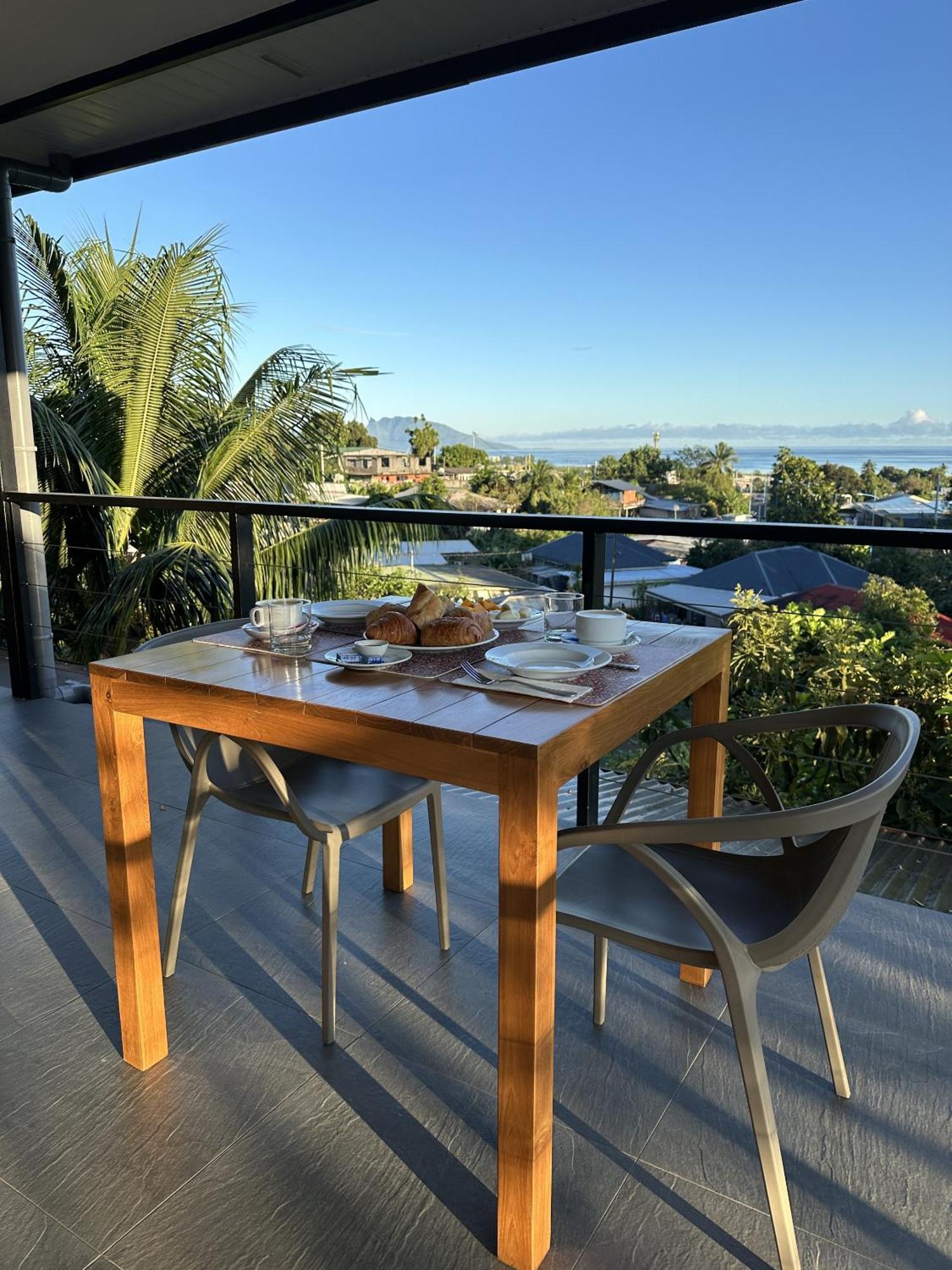 Ononui Lodge Airport, Ocean-View, Private Bathroom And Balcony, Free Wifi And Parking, On-Site Car Rental 帕皮提 外观 照片