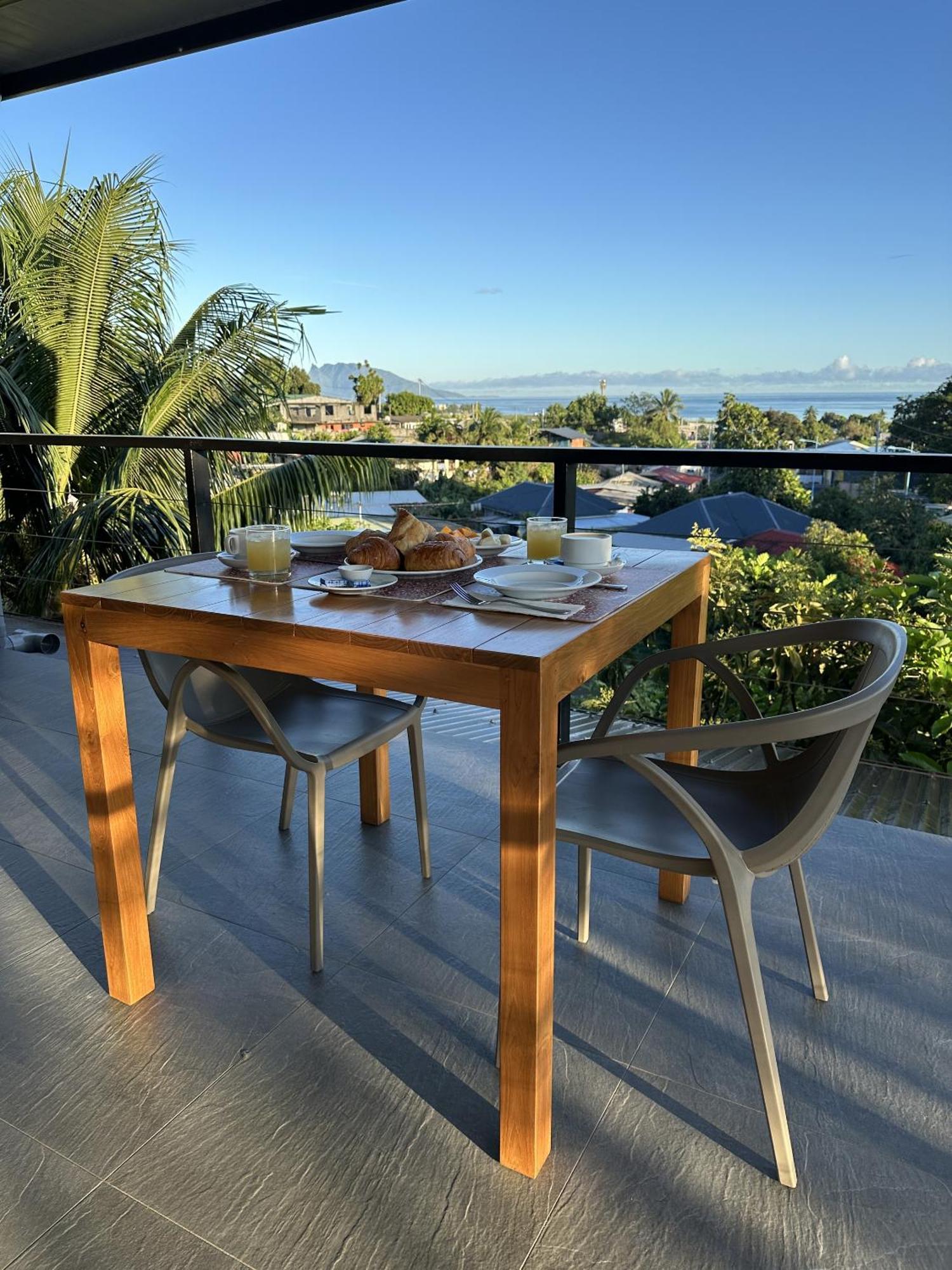 Ononui Lodge Airport, Ocean-View, Private Bathroom And Balcony, Free Wifi And Parking, On-Site Car Rental 帕皮提 外观 照片