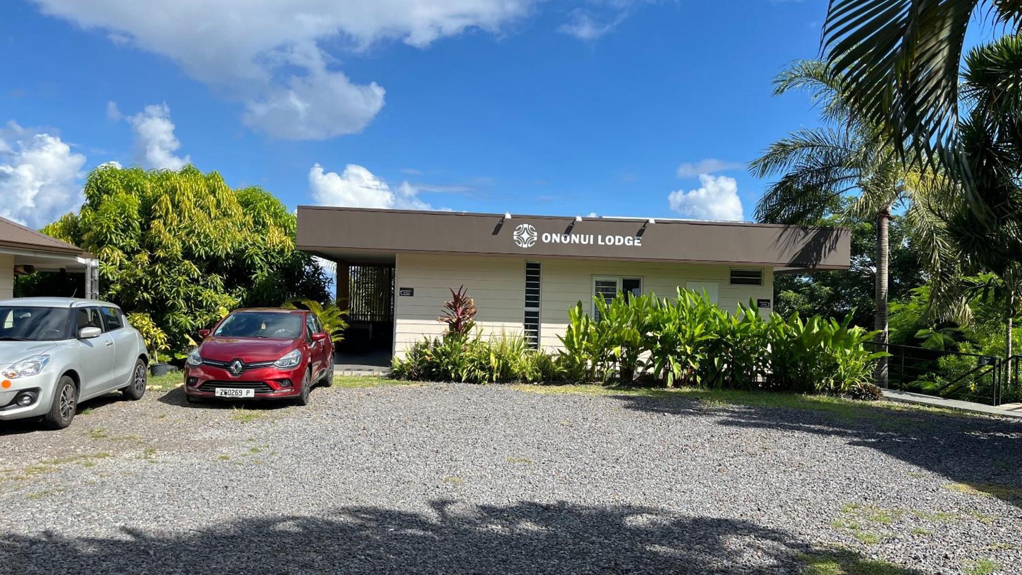 Ononui Lodge Airport, Ocean-View, Private Bathroom And Balcony, Free Wifi And Parking, On-Site Car Rental 帕皮提 外观 照片